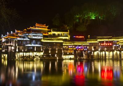 夜游鳳凰古城，感受別樣的古城美